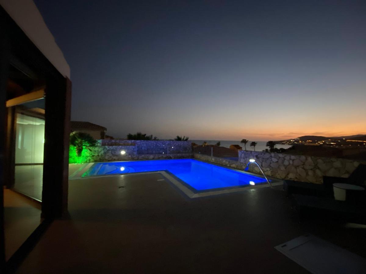 Loba With Private Pool Villa