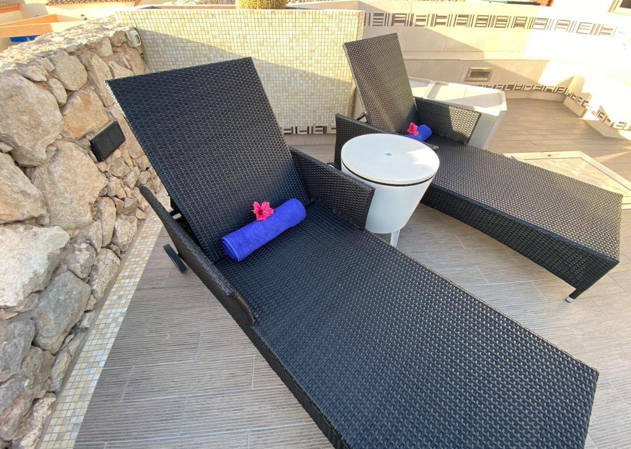 Loba With Private Pool Villa